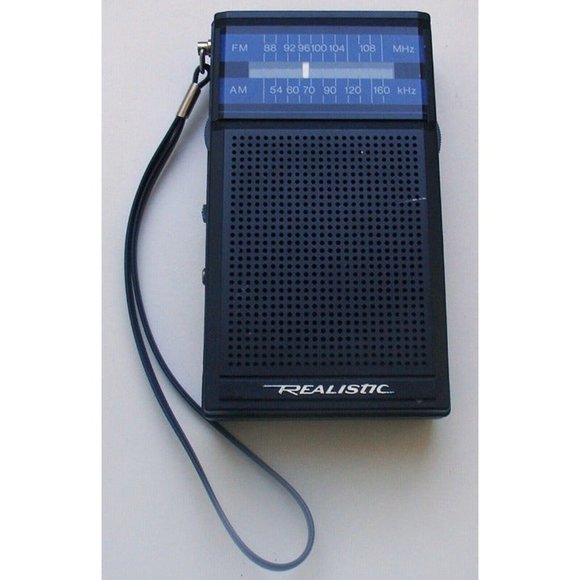 Realistic Vintage 70-80's Portable AM/FM Transistor Radio - Picture 1 of 5